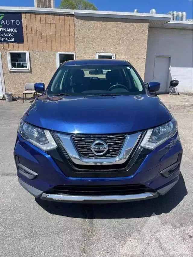 2017 Nissan Rogue — photo 2