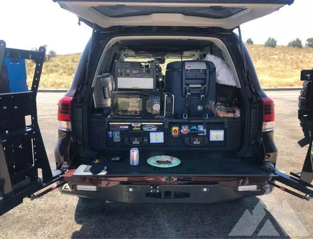 2017 Toyota Land Cruiser — photo 3
