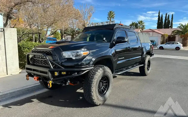 2017 Toyota Tacoma — photo 2