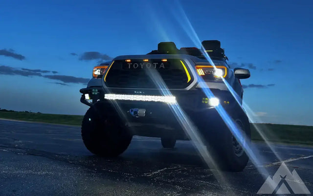 2017 Toyota Tacoma — photo 2