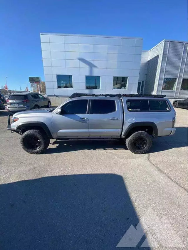 2017 Toyota Tacoma — photo 2