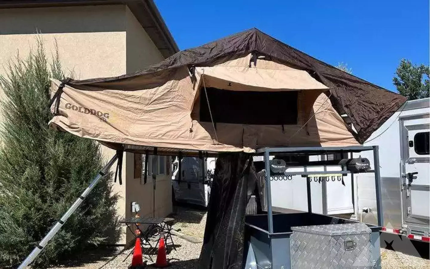 2018 Jeep Trailer gold dog tent — used overland trailer for sale in Middleton, ID (photo 2)