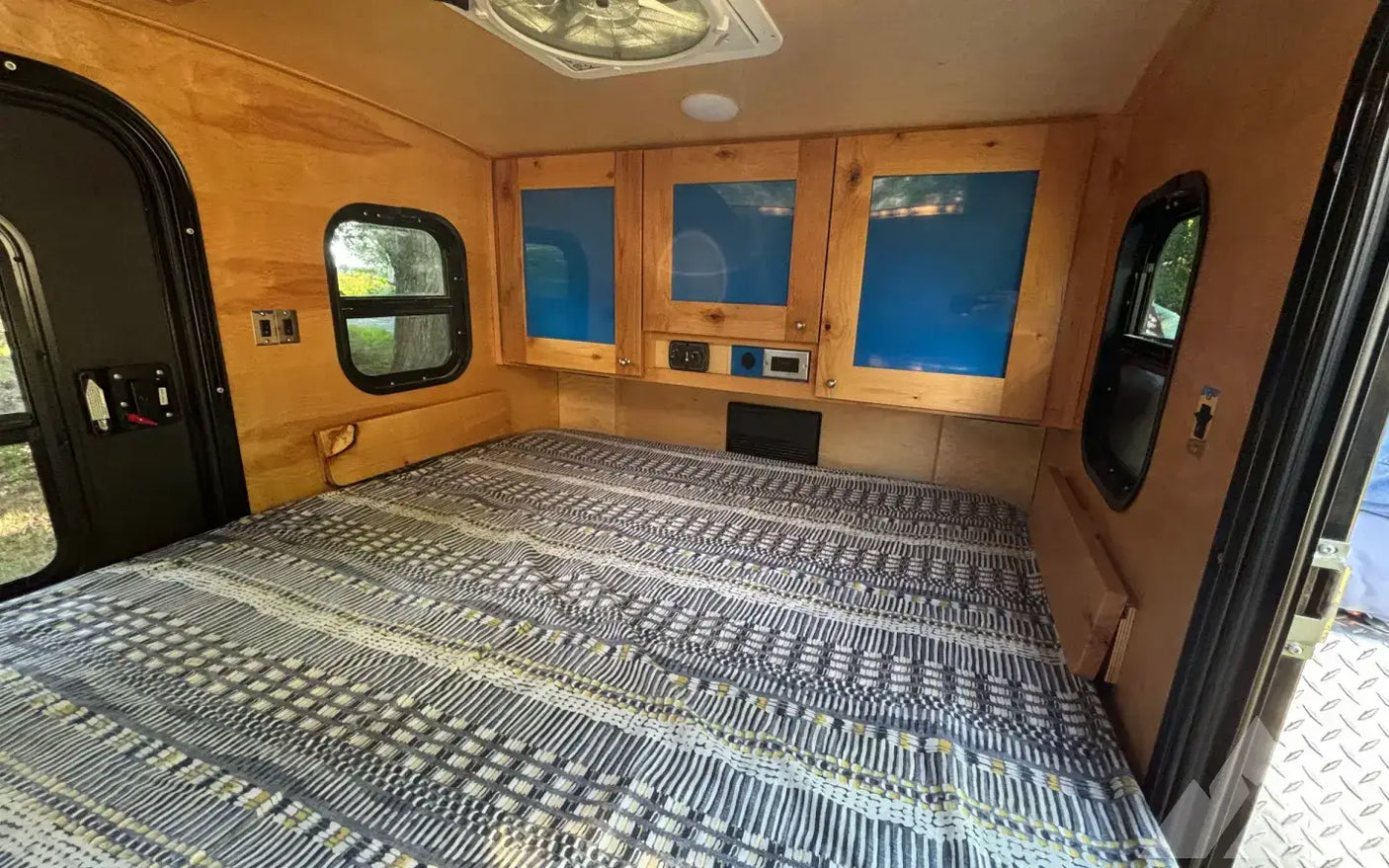 2018 TimberLeaf Classic Off Road - Mint! — used overland trailer for sale in Acton, MA (photo 6)