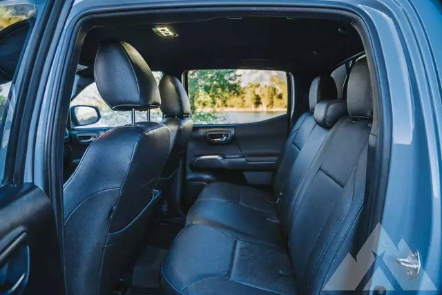 2018 Toyota Tacoma — photo 2