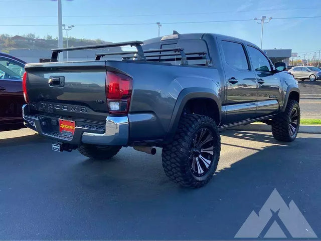 2018 Toyota Tacoma — photo 3