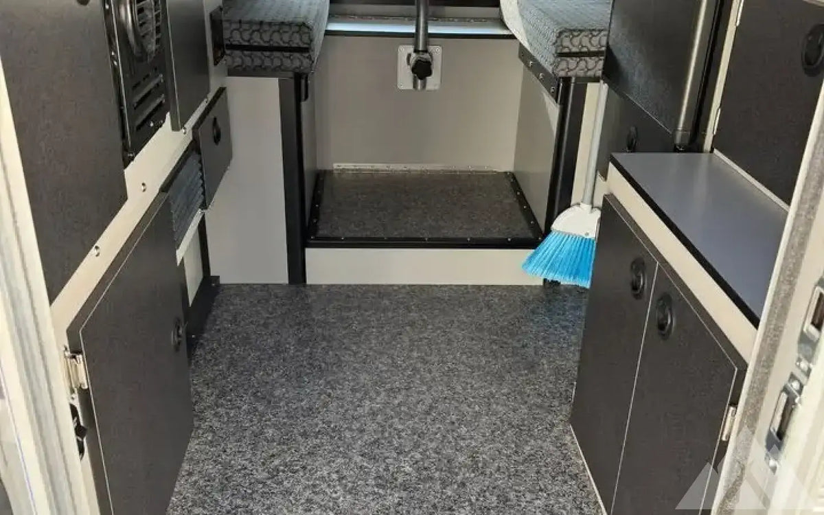 2019 Four Wheel Campers Hawk Slide — used for sale in Flagstaff, AZ (photo 3) — photo 3