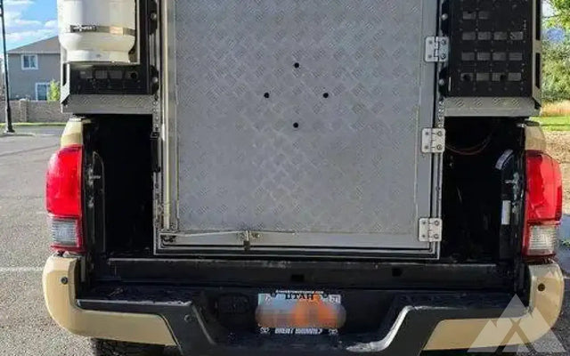 2020 Alu-Cab canopy truck camper - for tacoma — photo 2