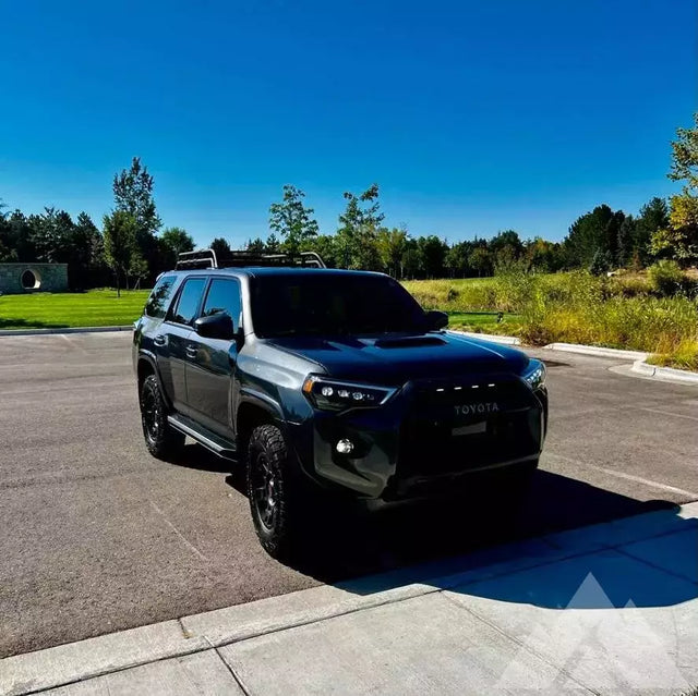 2020 Toyota 4Runner — photo 2