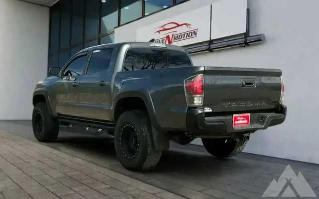 2020 Toyota Tacoma — photo 2