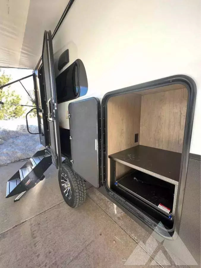 2022 Black Series 171fb — used overland trailer for sale in Littleton, CO (photo 4)