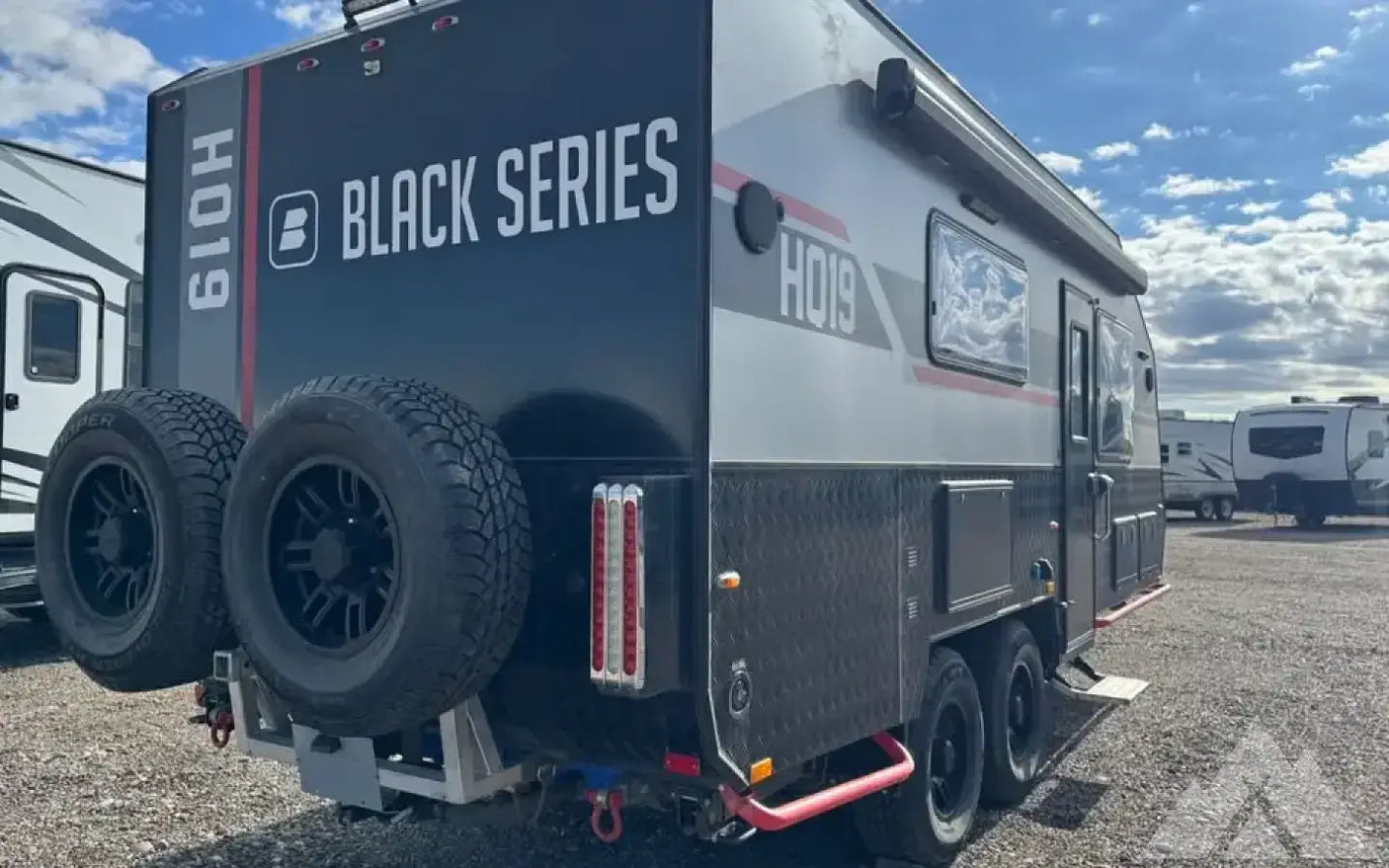 2022 Black Series 19hq - rugged, off grid trailer! — used overland trailer for sale in Idaho Falls, ID (photo 4)