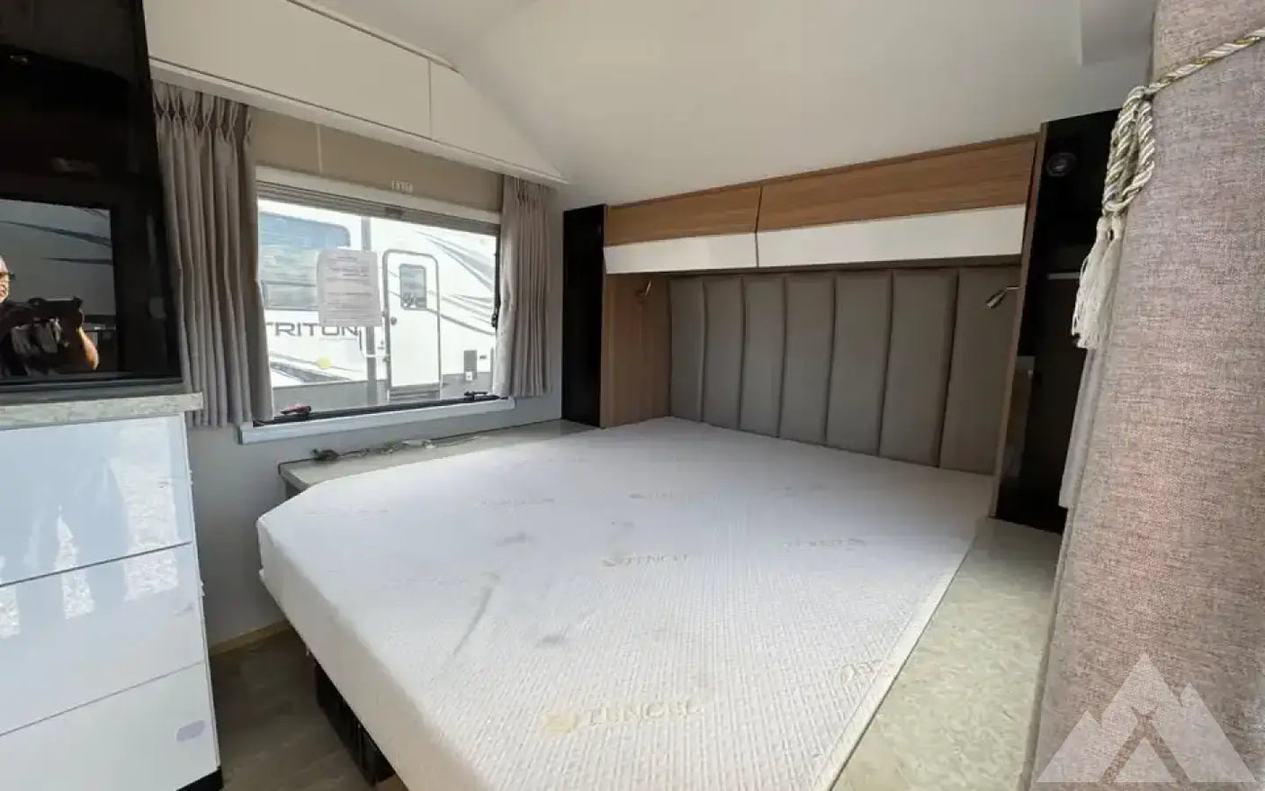 2022 Black Series 19hq - rugged, off grid trailer! — used overland trailer for sale in Idaho Falls, ID (photo 6)
