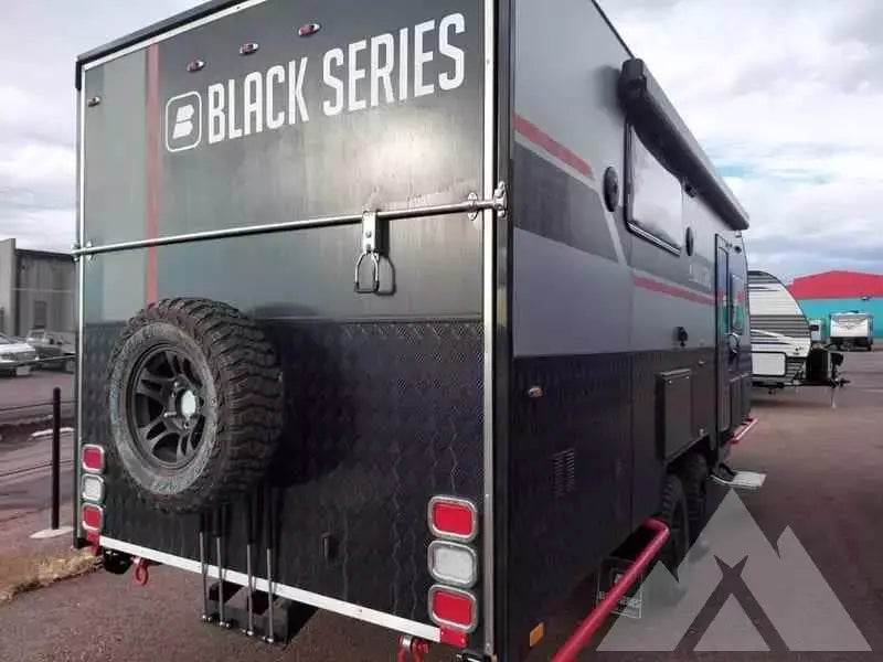 2022 BLACK SERIES hq19t quad bunk toy hauler — used overland trailer for sale in Great Falls, MT (photo 3) — photo 3