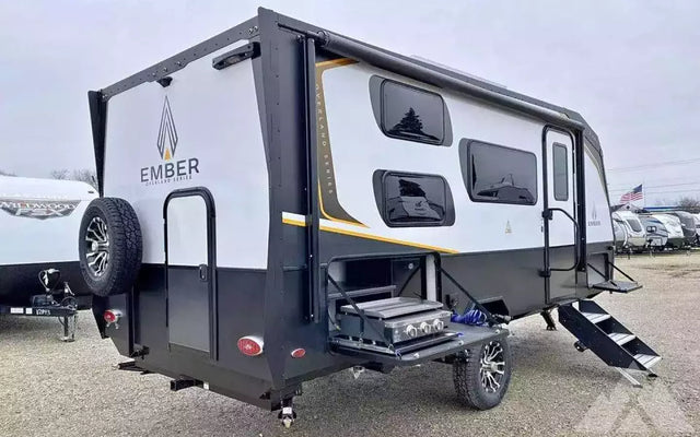 2022 Ember Overland 190MDB — photo 2