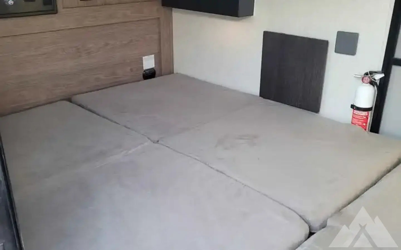 2022 Forest River No Boundaries 10.6 Toy Hauler — used overland trailer for sale in Salt Lake City, UT (photo 7)
