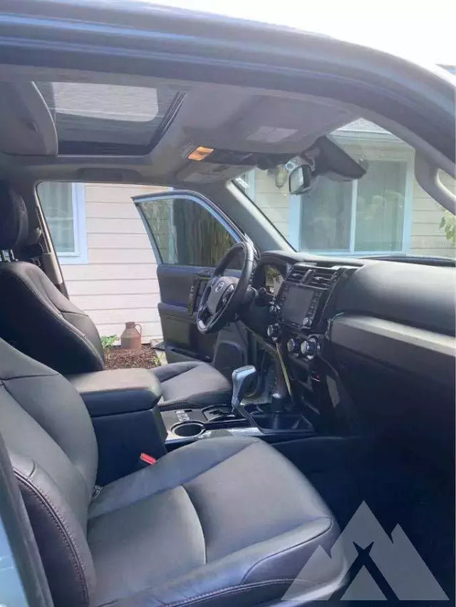 2022 Toyota 4Runner — photo 2