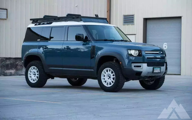 2023 Land Rover Defender 110 — photo 2