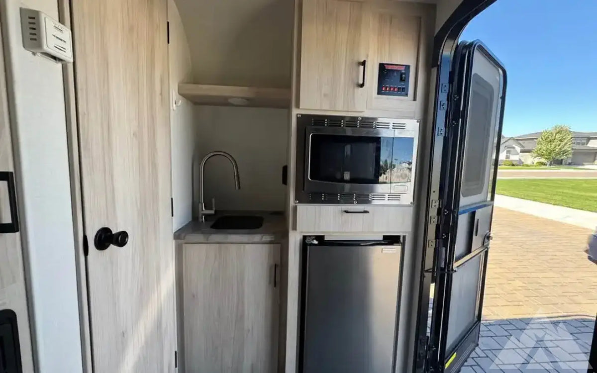 2023 Winnebago hike 100 series h1316fb overland — used overland trailer for sale in Meridian, ID (photo 3) — photo 3