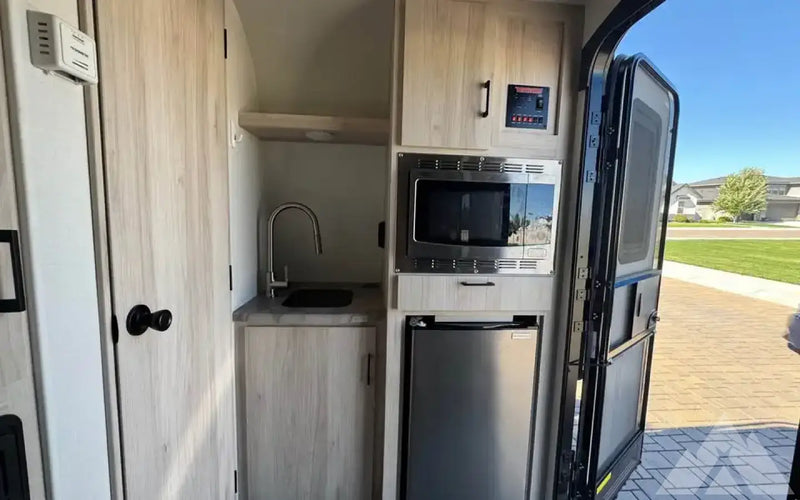 2023 Winnebago hike 100 series h1316fb overland — used overland trailer for sale in Meridian, ID (photo 3) — photo 3