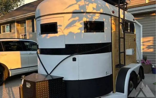 2024 Newly renovated trailer -> camper conversi — photo 2