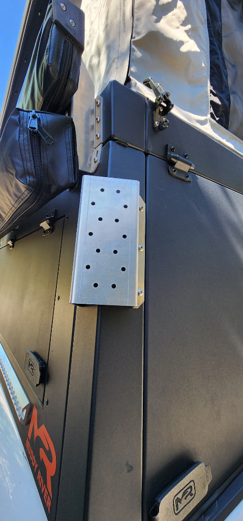 Ambidextrous Mount – 5lb & 11lb Propane Tank Bracket — photo 2