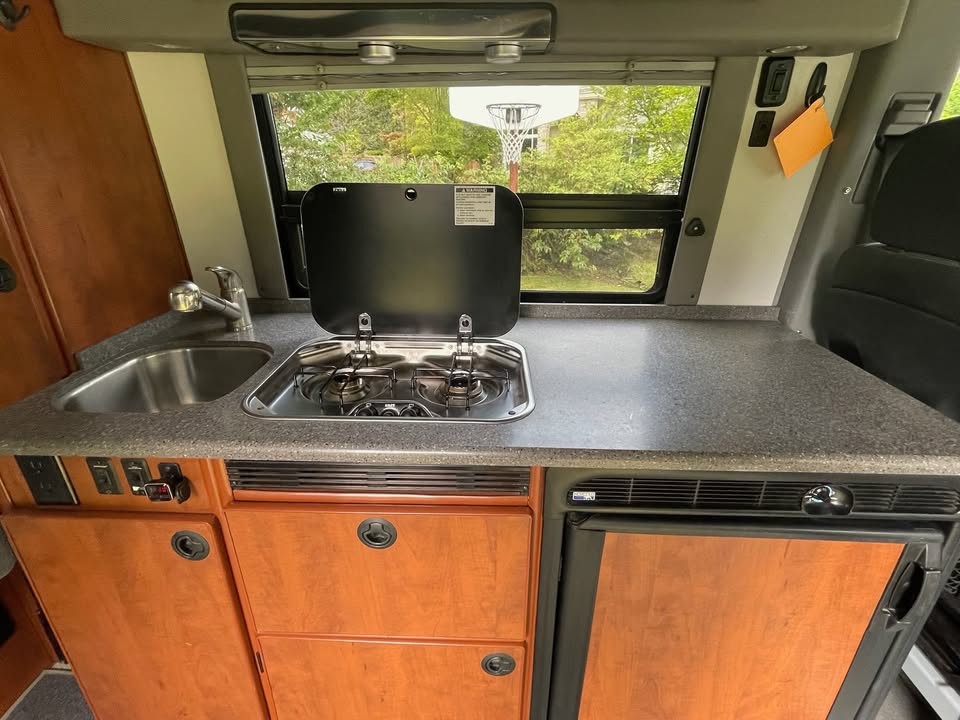 2011 Mercedes-Benz sprinter sportsmobile camper van in McMinnville, OR (photo 10) — photo 10
