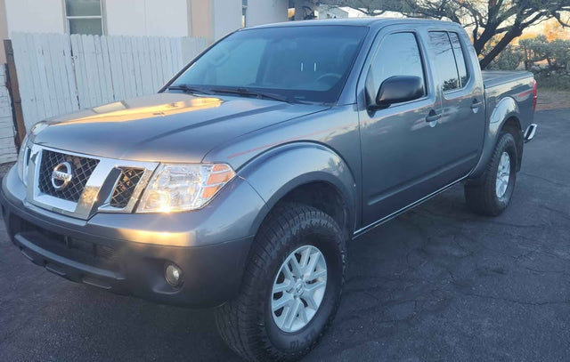 2019 Nissan Frontier Crew Cab · SV Pickup 4D 5 ft — photo 2