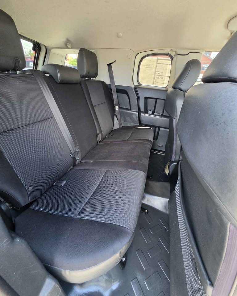 2013 Toyota FJ Cruiser · Sport Utility 2D in Denver, CO (photo 10)