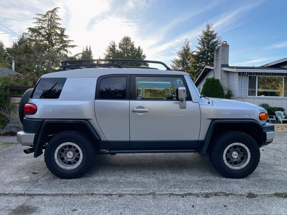 2007 Toyota FJ Cruiser in Seattle, WA (photo 2) — photo 2