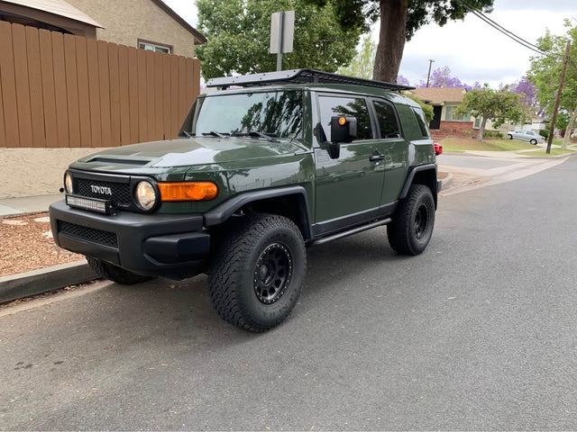 2011 Toyota FJ Cruiser — photo 2