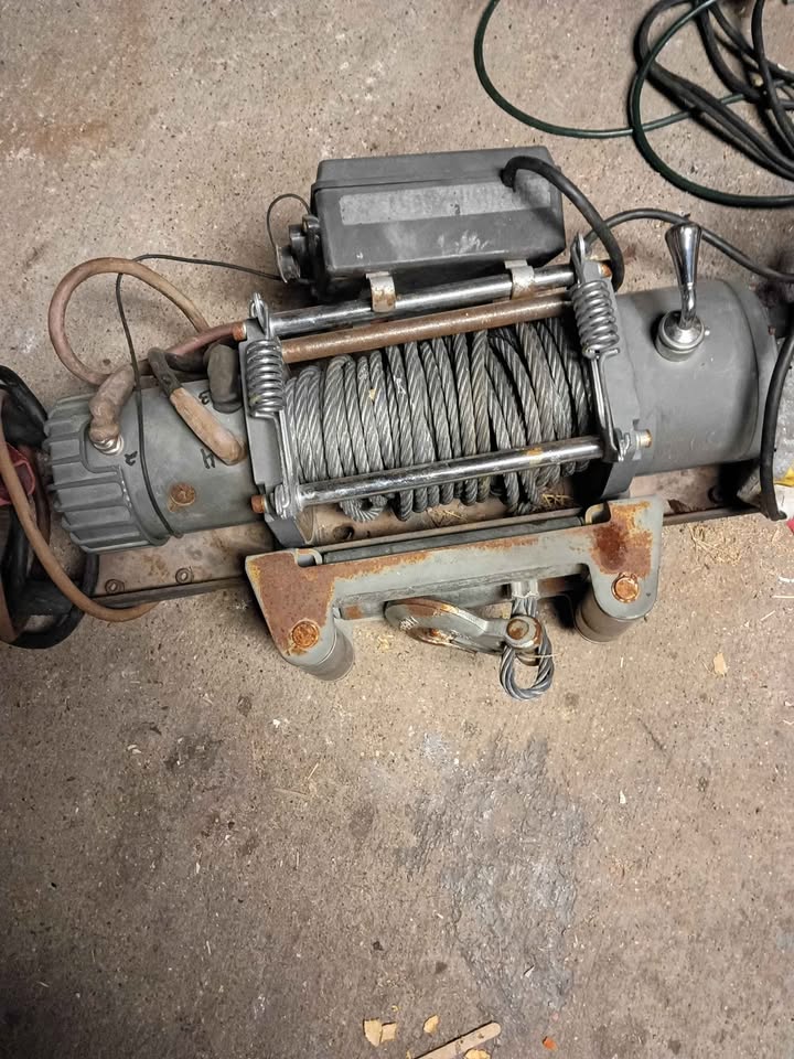 15,000 lbs warn winch in Riesel, TX (photo 2) — photo 2