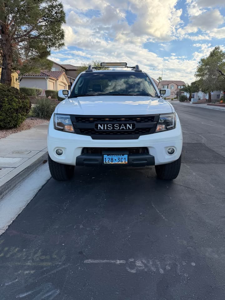 2011 Nissan Frontier Crew Cab · PRO-4X Pickup 4D 5 ft in Henderson, NV (photo 2) — photo 2