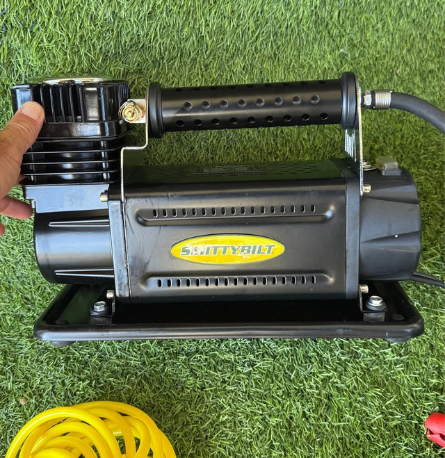 Smittybilt High-Performance 12V Portable Air Compressor for Car or Truck — photo 2