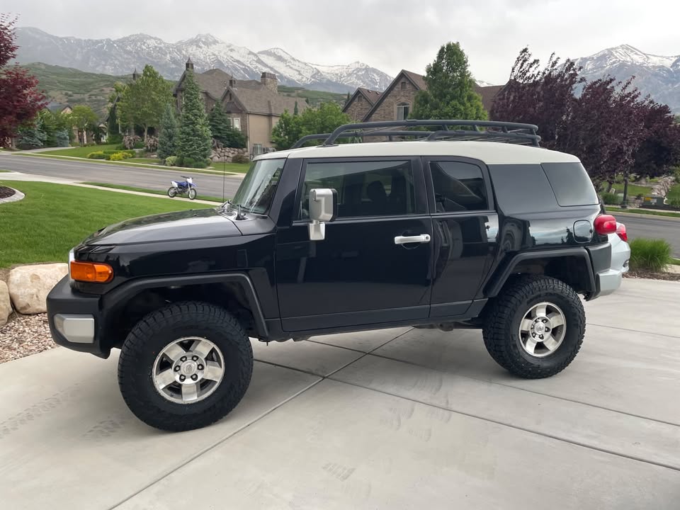 2008 Toyota FJ Cruiser in Logan, UT (photo 2) — photo 2