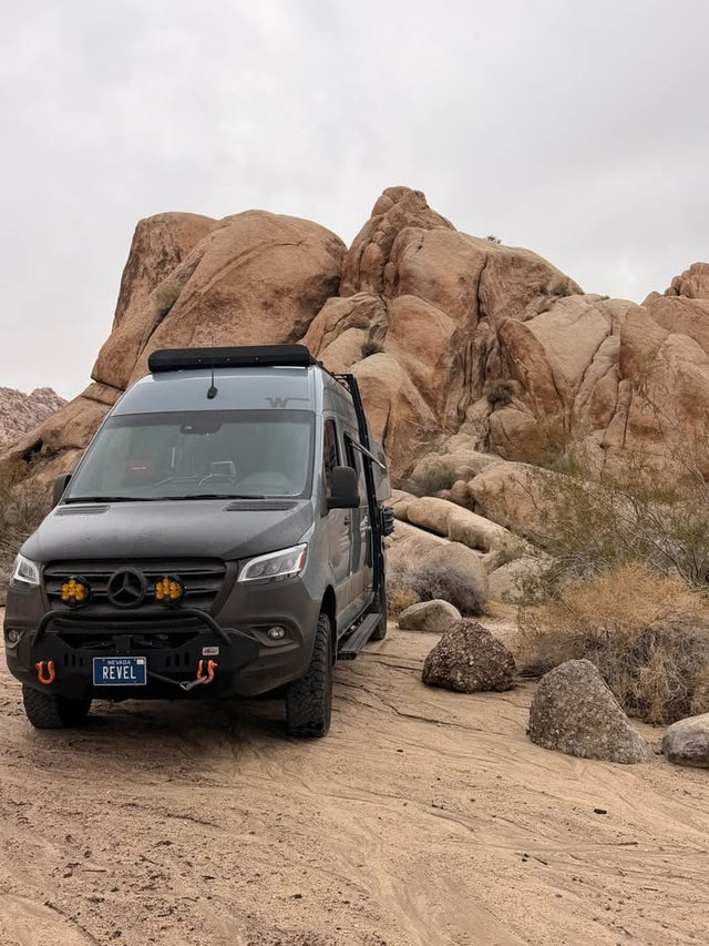 2021 Winnebago revel 44e — photo 2
