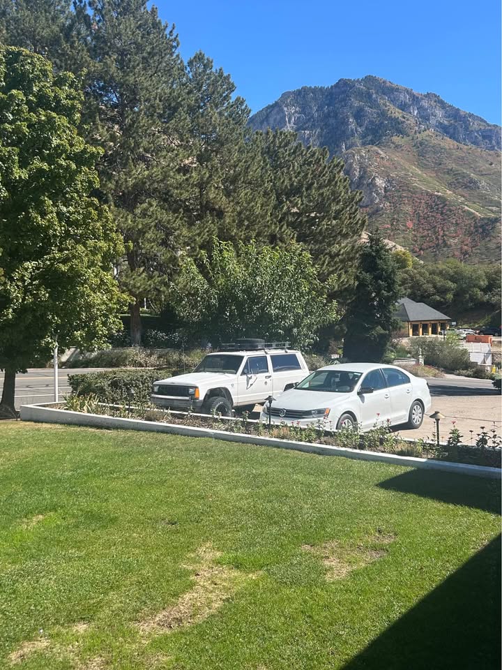 1988 Jeep Cherokee 2-Door XJ – 4.0L Inline. Collectors item as well as runs well in Provo, UT (photo 2) — photo 2