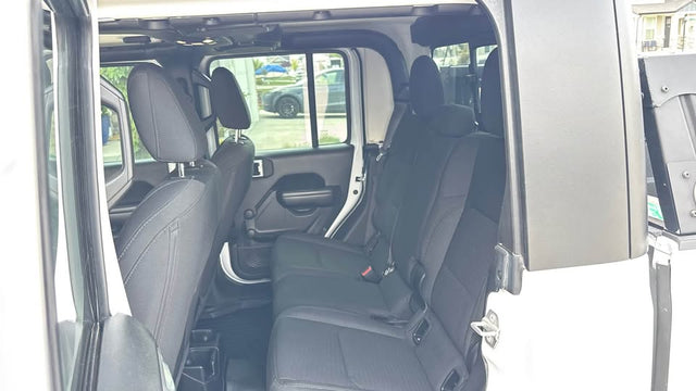 2021 Jeep Gladiator · Sport Pickup 4D 5 ft — photo 2