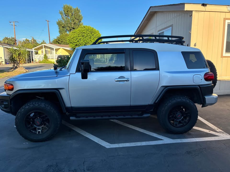 2008 Toyota FJ Cruiser in San Dimas, CA (photo 2) — photo 2