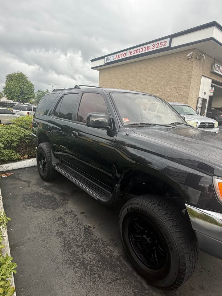 2000 Toyota 4Runner · SR5 Sport Utility 2D in West Covina, CA (photo 2) — photo 2