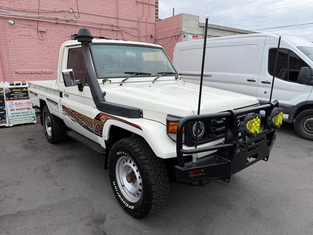 TOYOTA LAND CRUISER — photo 2