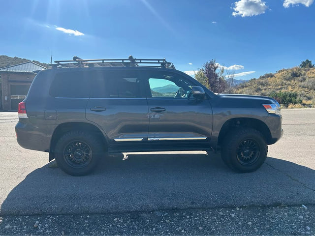 2018 Toyota Landcruiser · Sport Utility 4D — photo 2