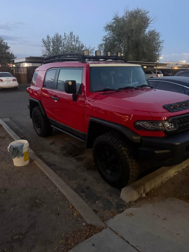 2012 Toyota FJ Cruiser — photo 2