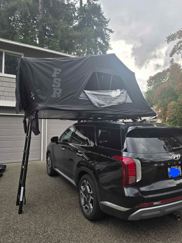 ​Amazing 4–5 Person Rooftop Tent in superb condition in Redmond, WA (photo 2) — photo 2