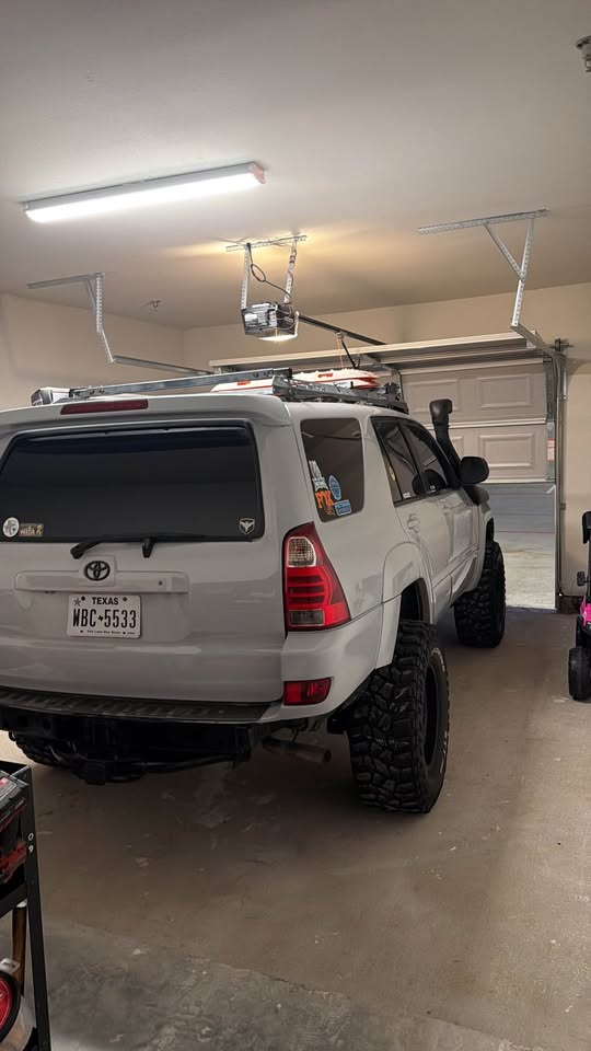 2004 Toyota 4Runner · Limited Sport Utility 4D — photo 2