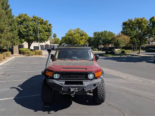 2010 Toyota FJ Cruiser — photo 2