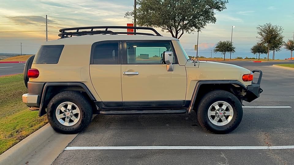 2008 Toyota FJ Cruiser · Sport Utility 2D in Georgetown, TX (photo 2) — photo 2