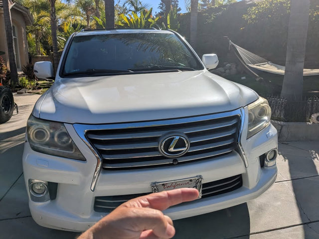 2013 Lexus LX · LX 570 Sport Utility 4D — photo 2