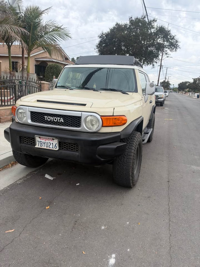 2008 Toyota FJ Cruiser · Sport Utility 2D — photo 2