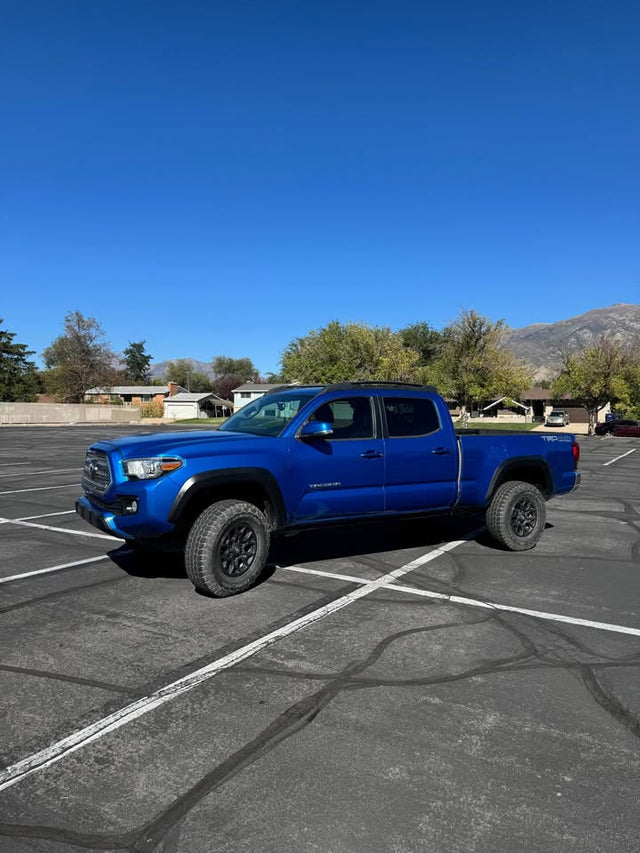 2016 Toyota Tacoma · TRD Off-Road Pickup 4D 6 ft — photo 2