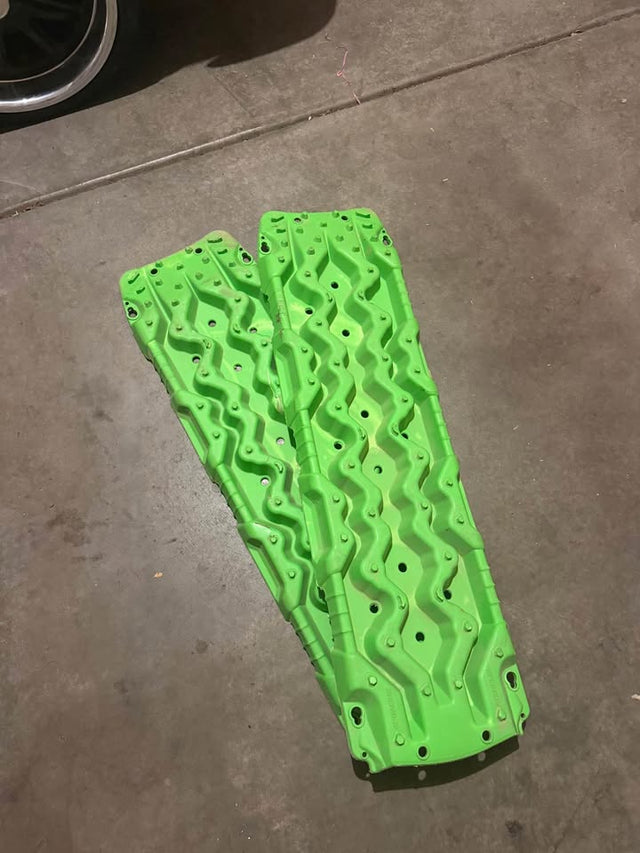 MAXTRAX MKII lime-green recovery boards — photo 2